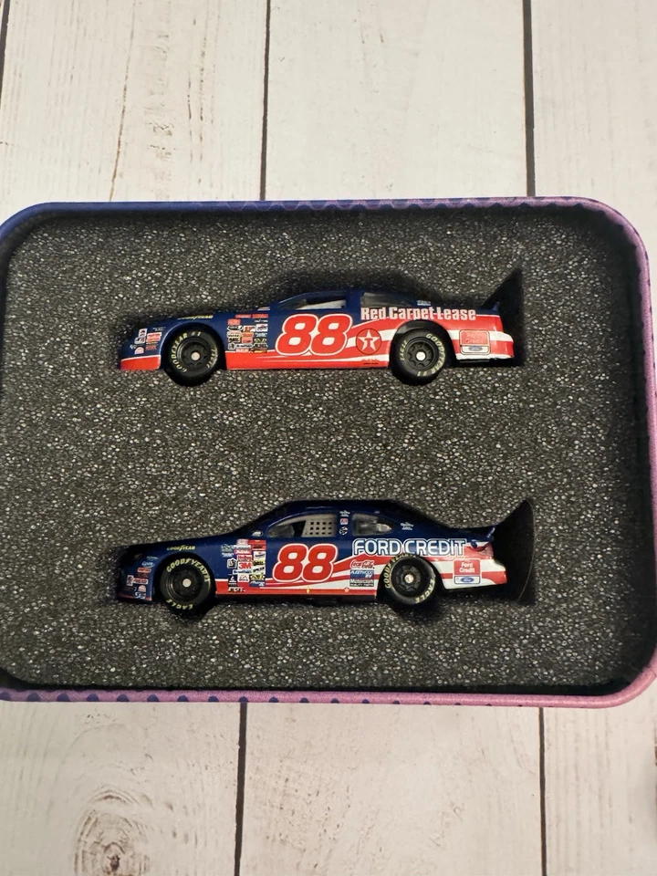 2000/01 Dale Jarrett 1:64 2 carros Tin Race for a Cure #88 1 de 7560 Ford firmado Foto 4 de 4