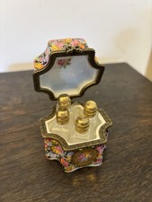 Porcelanowa puszka Limoges z miniaturowymi flakonami perfum z Francji ręcznie malowana