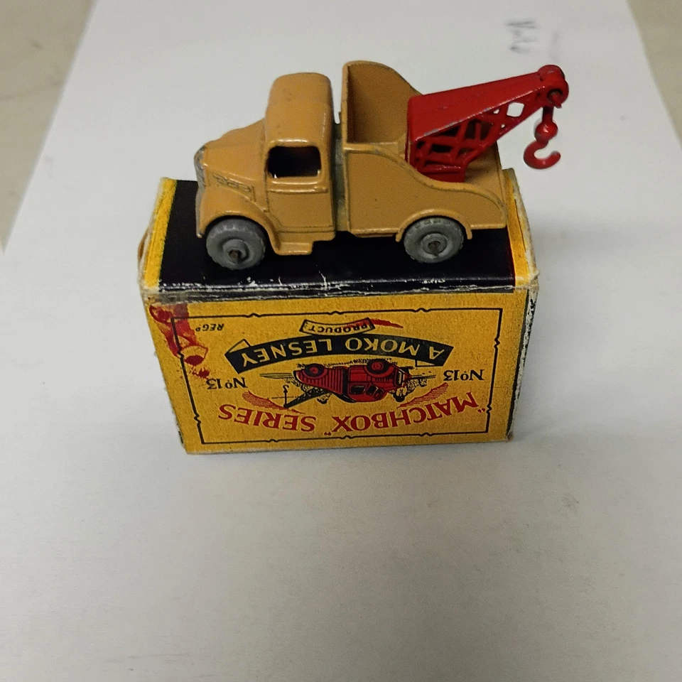 Camión de remolque vintage Lesney Matchbox Moko Bedford #13 tostado con gancho rojo. Caja original 1958 Foto 2 de 4