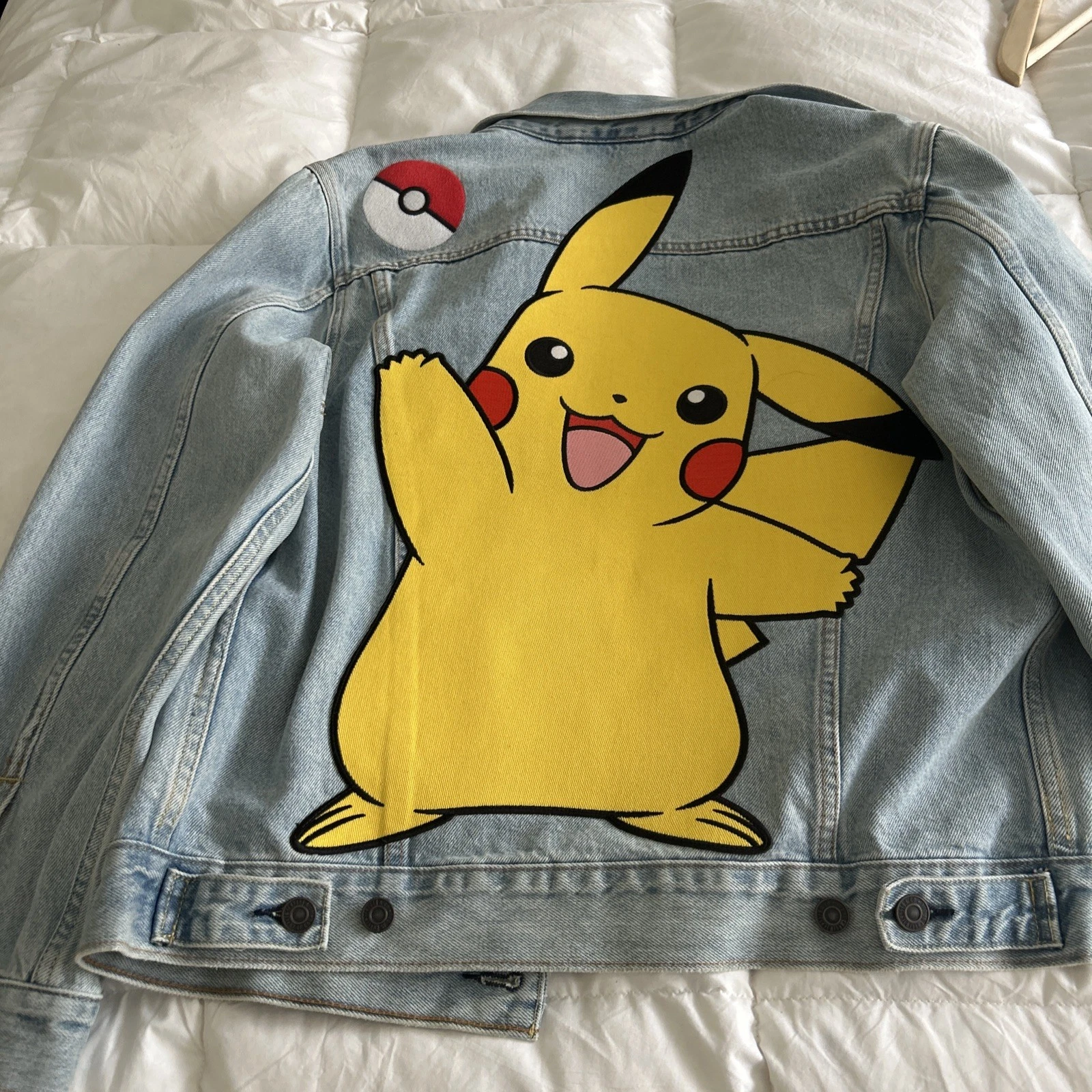 Levi's x Pokemon 25th Anniversary Pikachu Trucker Jacket Men’s Size Small - product detail image 8