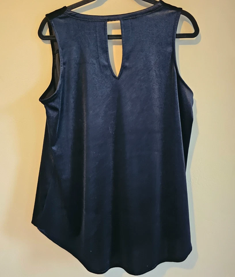 Top Old Navy Negro Terciopelo Correa Ancha Talla Grande, Elegante, Fluido Foto 2 de 4