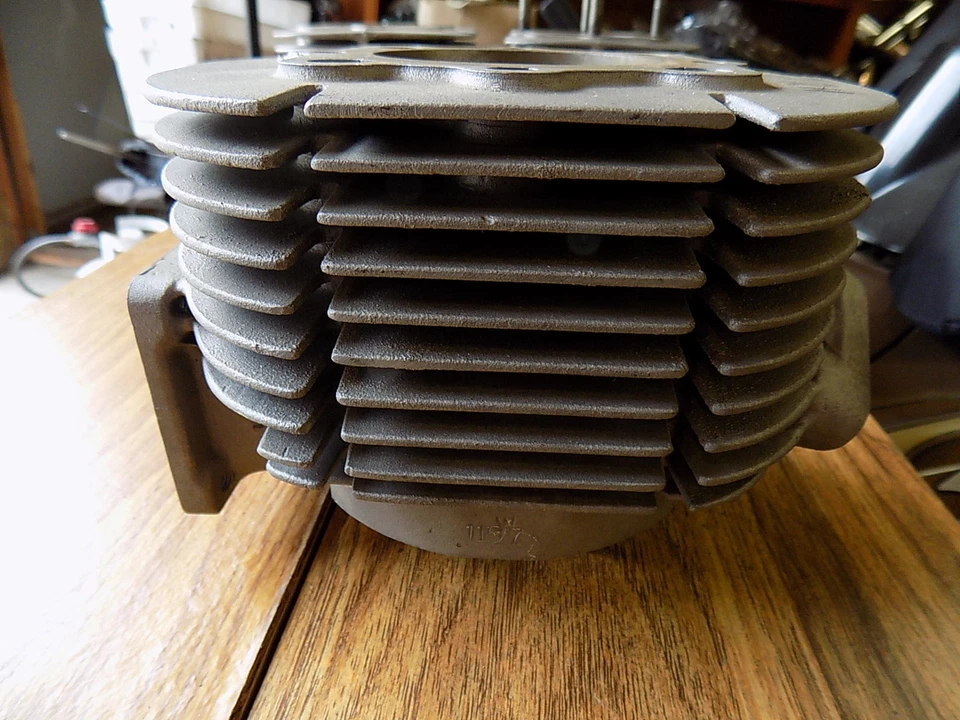 Yamaha Exciter 440 1975 1976 1977 1978 1979 1980 1981_cilindro derecho_mangas Foto 2 de 4