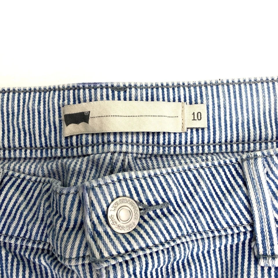 Levi's Cuffed Bermuda Women's size 10 Blue White Pinstripes Denim Jean Shorts - Image 3 of 4