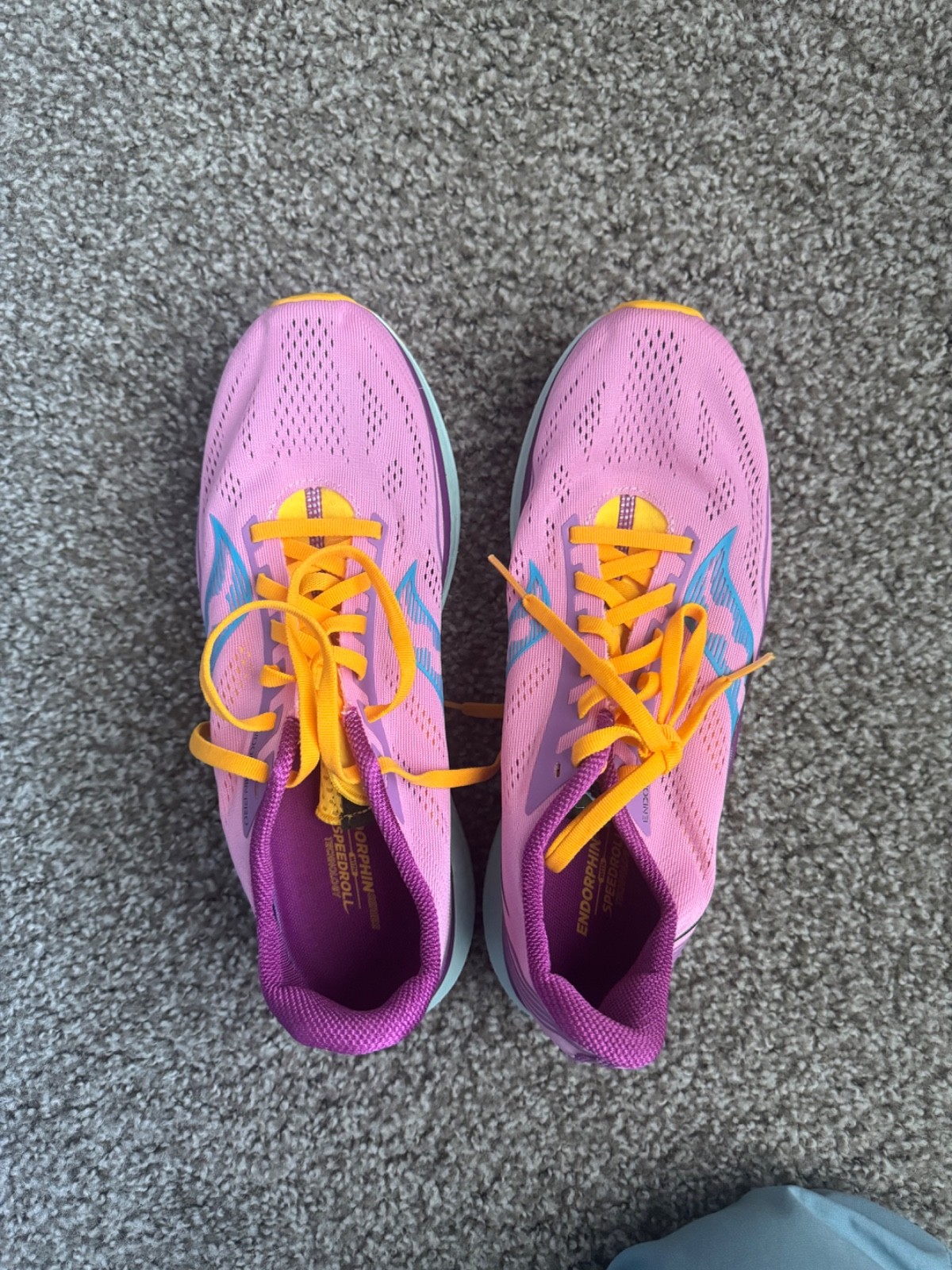 Size W10.5 - Saucony Endorphin Speed pink/yellow - S20597-40
