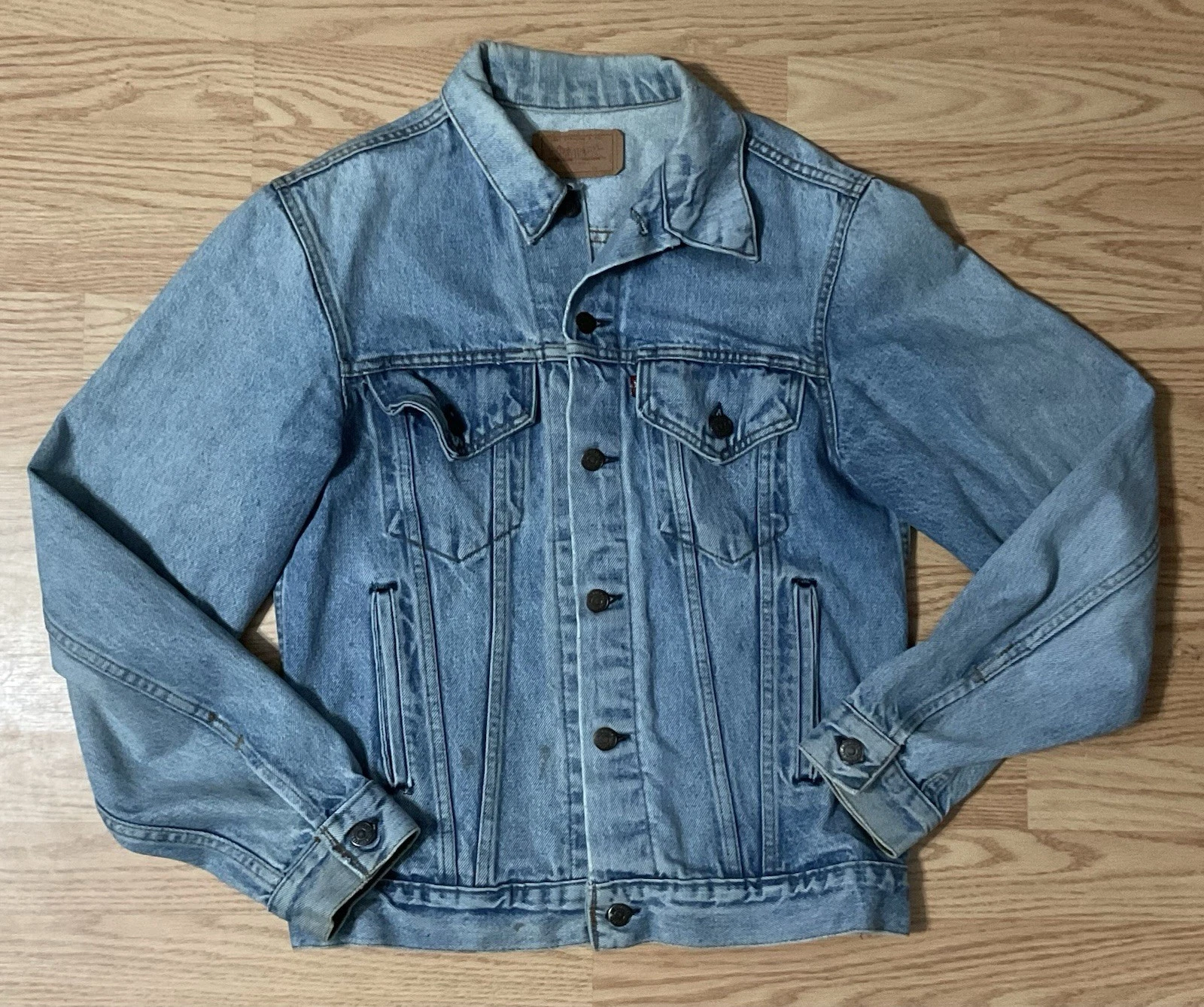 Levi Jean Denim Trucker Jacket USA Made Light Wash Distressed Men’s sz M/L READ