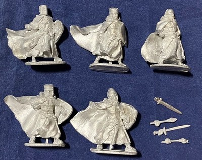 5 Medieval Crusader Knight miniatures, great condition!