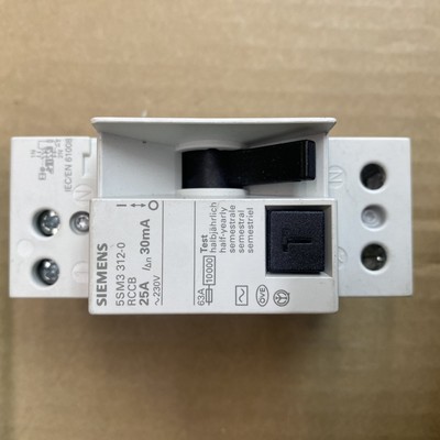 Fehlerstromschutzschalter Siemens 25A zweipolig RCCB 30mA (5er Pack)