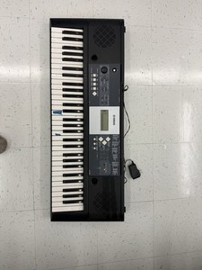 Yamaha YPT-230 61-Key Full Size Electronic Keyboard Black Built-In Speaker AC