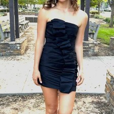FABULOUS little black dress with detail! Strapless mini party dress. Sz 9