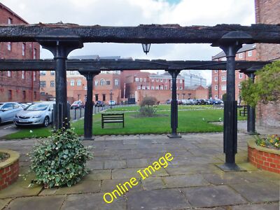 Photo 6x4 High Street, Kingston upon Hull Circa 1981, fire destroyed the  c2014