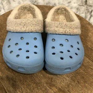 light blue lined crocs