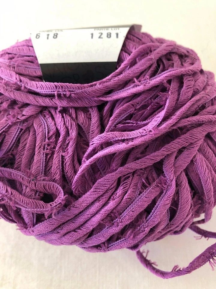 LANA GRSSA - BULKY WEIGHT -  COTTON/LINEN EYELASH YARN - COLOR PURPLE - Image 2 of 2