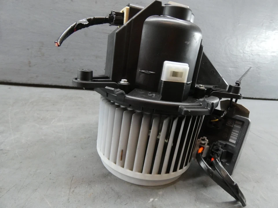 Peugeot Expert Heater Blower Motor & Resistor 1.5HDI 2021 - DENSO - Image 2 of 4