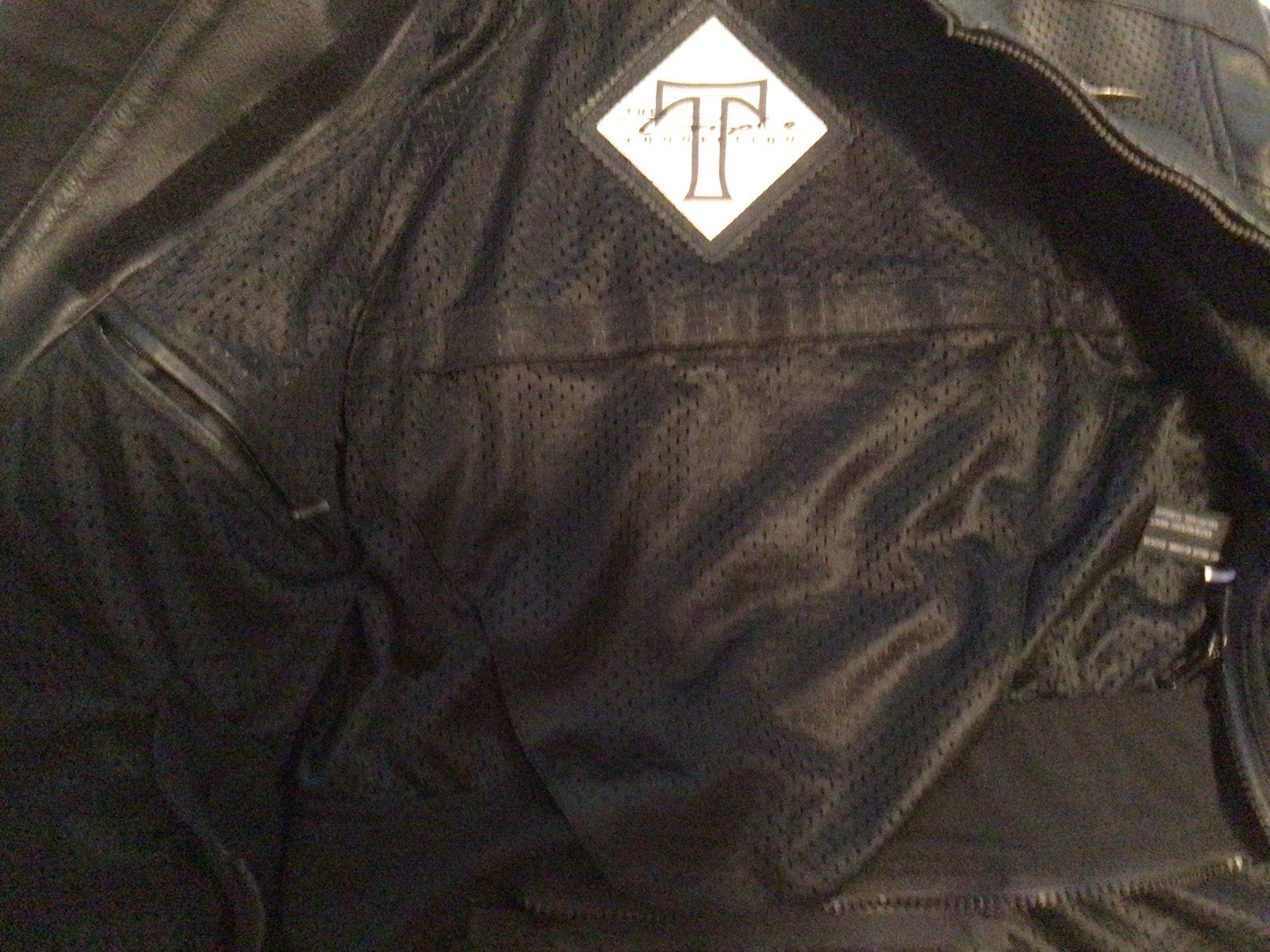 Woman’s Triumph Jacket Size medium - image 6