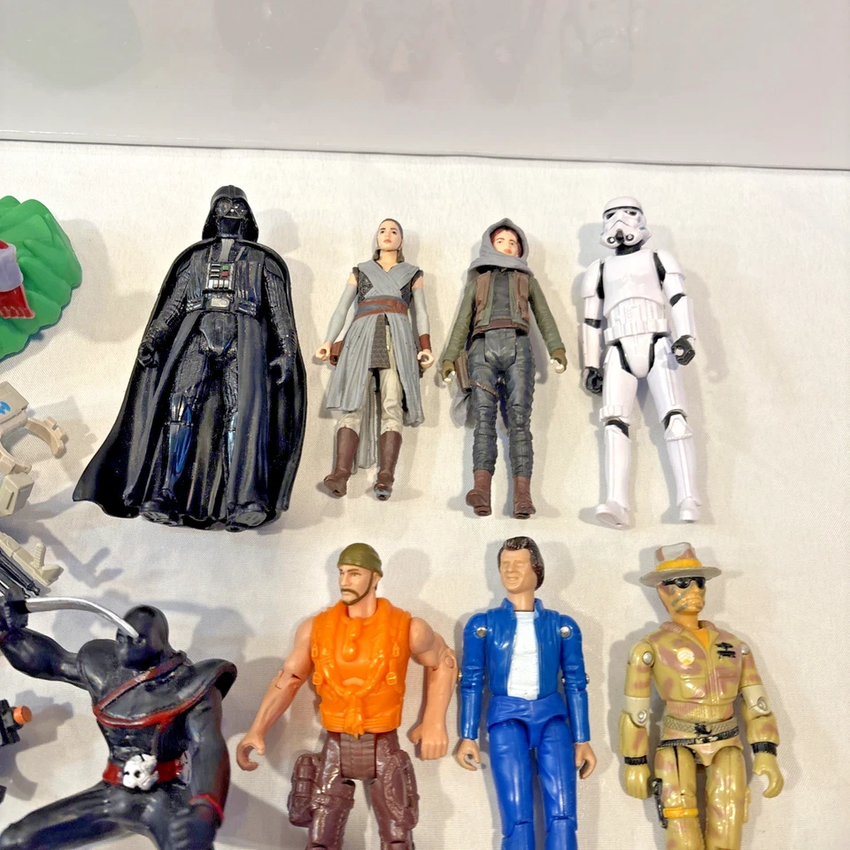 Lote Mixto De Juguetes Figuras De Acción De Colección Aleatorio STAR WARS TMNT Playmobil Sonic Foto 3 de 4