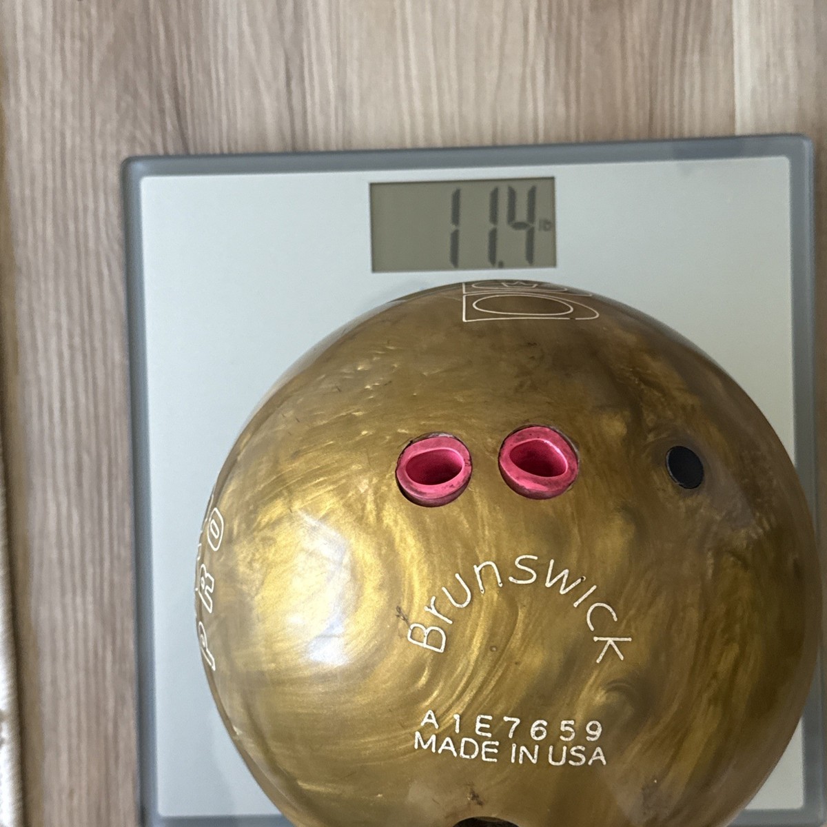 Brunswick Gold Rhino Pro Vintage Series Bowling Ball 11lb 4oz Gold