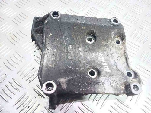 BMW 5 Touring E34 Klimakompressorhalterung 2245417 2.50 Diesel 1993 31301255