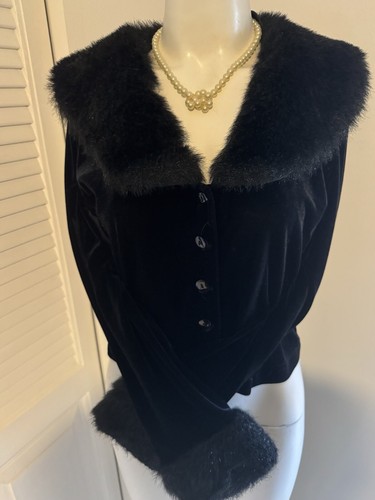 JACKET CROPPED (M) IN BLACK VELVET WITH  LARGE  FAUX FUR COLLAR BY ONE UP.  EUC - Picture 7 of 8