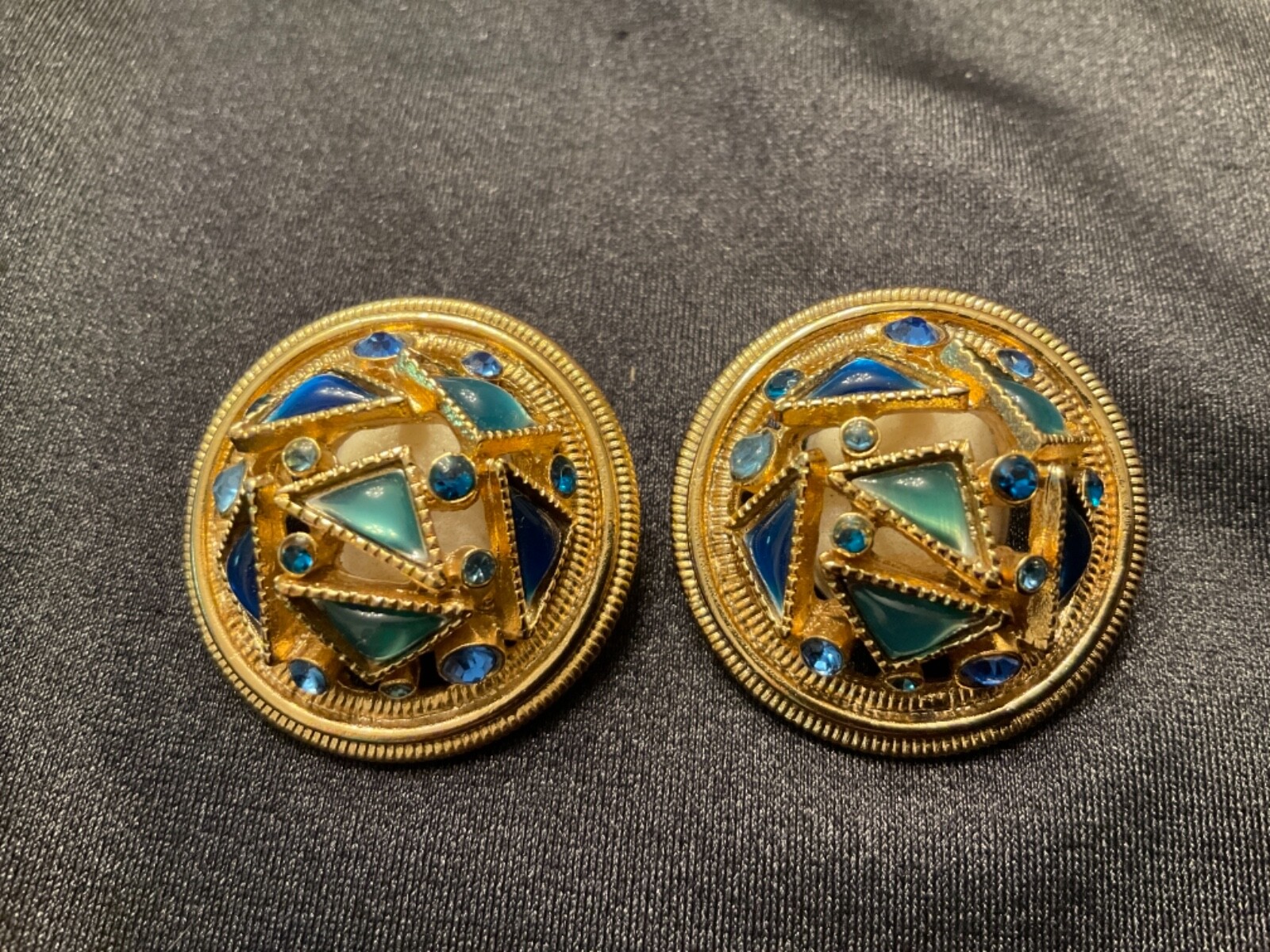 Picture 1 of 4
