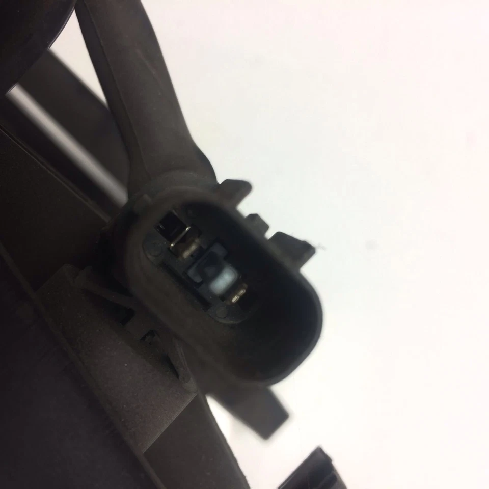 Hyundai Coupe 2.0 •02-2007• Genuine Radiator Cooling Fan *Gen3/3.5* (FREE P&P) - Image 2 of 4