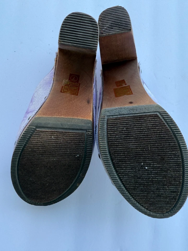 Ed Hardy Darnell 女式紫色蝴蝶木屐扣 尺寸 7 穿过一次 — 第 4/4 张图片