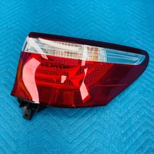 2007–2009 Lexus LS460 Right Rear Quarter Tail Light OEM