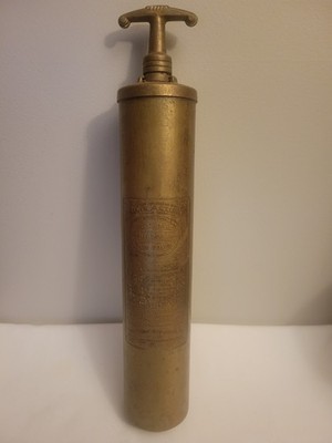 VINTAGE GENERAL QUICK AID FIRE EXTINGUISHER 17''TALL 95HD LA CAL. USA NO. 666612