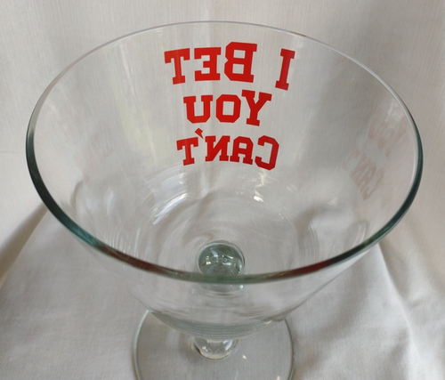 Vaso de cerveza/cóctel gigante vintage "I Bet You Can't" de West Virginia Glass Co. - Imagen 7 de 14