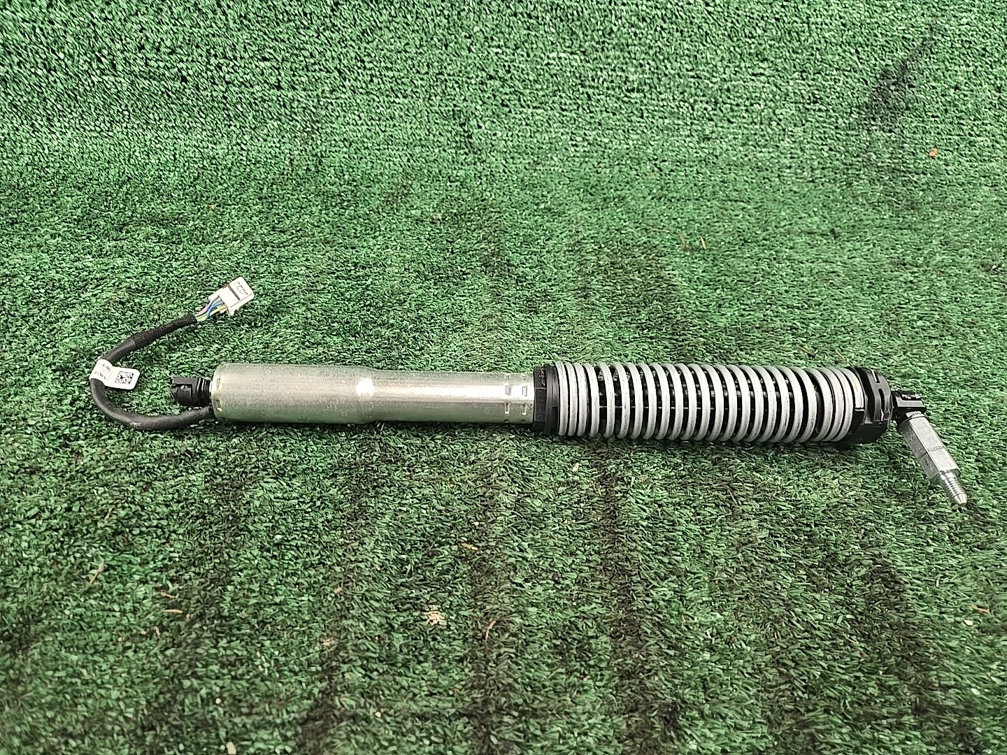 2014-2021 MASERATI QUATTROPORTE REAR TRUNK LID SUPPORT MOTOR SPRING 670033058