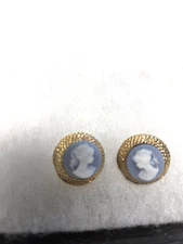 Vtg nos blue white round pierced Cameo Earrings