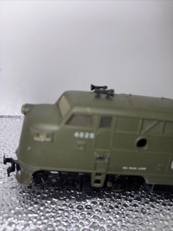 Model Power United States ArmyDiesel Loco HO Scale - Image 3 of 4