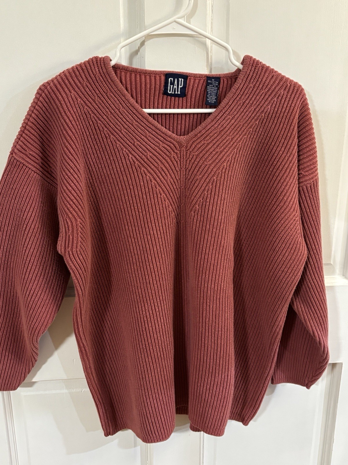 Vintage 90s GAP Ribbed Vneck Chunky Women’s Adobe Red Sweater Medium