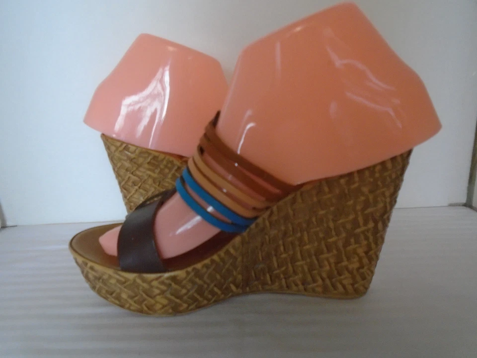 Cuñas para mujer Miss Me talla 6,5 Foto 3 de 4