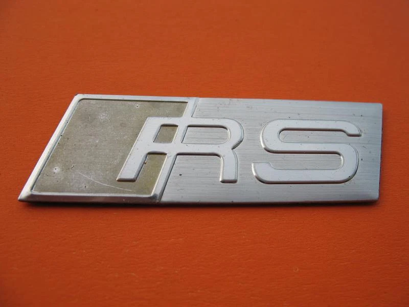 00 01 02 03 04 05 06 AUDI TT RS R S TAMPA TRASEIRA EMBLEMA LOGOTIPO EMBLEMA PLACA SÍMBOLO FABRICANTE DE EQUIPAMENTO ORIGINAL - Imagem 2 de 4