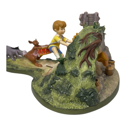WDCC Disney Winnie The Pooh Hooray for Pooh Will Soon Be Free w/ COA - Picture 7 of 17
