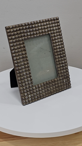 Marco de fotos de metal SIXTREES burbujas 3D para foto 4x6 ambiente de arte moderno - Vídeo 1 de 1