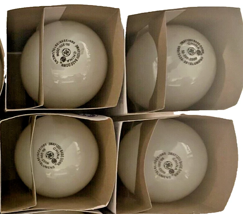 4 GE Soft White 3Way 30/70/100W - Image 3 of 4