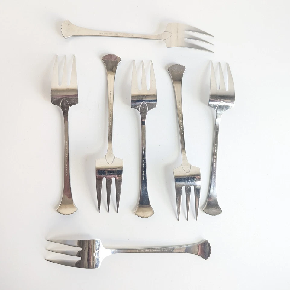 7 tenedores de ensalada Oxford Hall de tres dientes vintage de acero inoxidable patrón OXH62 Hong Kong Foto 2 de 4