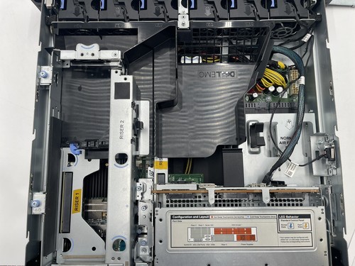 Dell EMC PowerEdge XR12 Server CTO Chassis 6x 2.5” - Picture 4 of 4