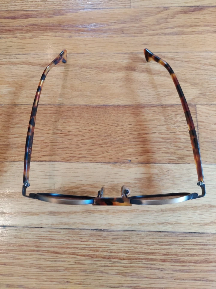 DKNY D021 col. 3011 (Tortoiseshell) Sunglasses - Pre-Owned In Great Shape - Image 3 of 4