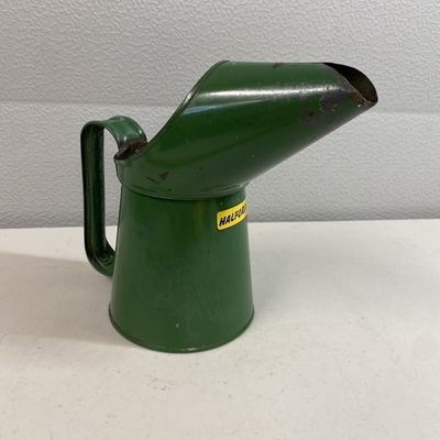 #ad Vintage 7quot; Halfords METAL 1 Pint Oil Jug CAN GREEN COLLECTABLE GBP 19.99