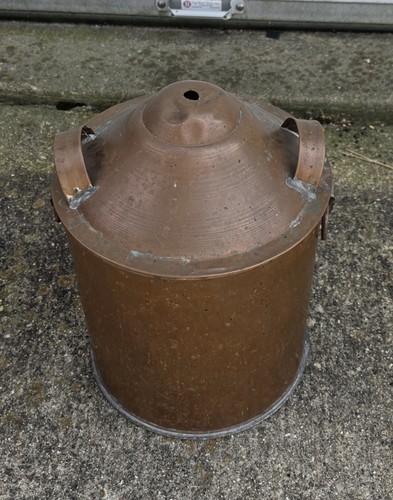 COPPER POT WITH LID ACCESSORY TO AN OLD STILL