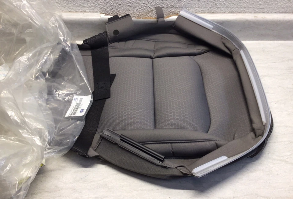 Cubierta inferior asiento delantero izquierdo genuino Hyundai Elantra 2017-2018 88160-F2011-XGK Foto 2 de 4