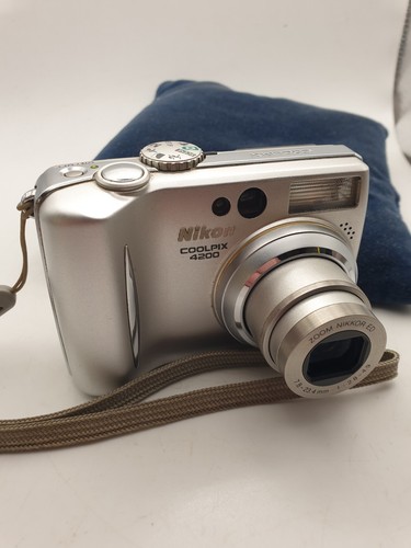 Nikon Digital Camera Coolpix 4200 4.0MP Silver Tested