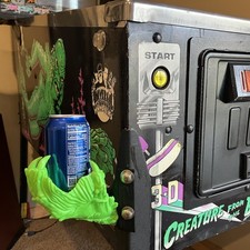Portavasos con garra de mano para máquina de pinball The Creature from the Black Lagoon izquierda