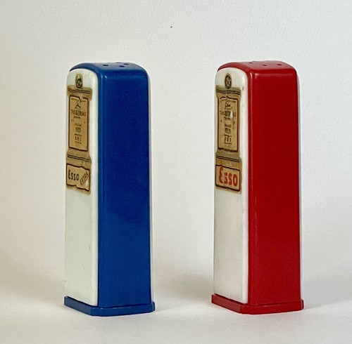 ⛽️ESSO Gasoline SALT and PEPPER SHAKERS Red Blue Plastic Complete Vintage 1950s - Picture 3 of 12