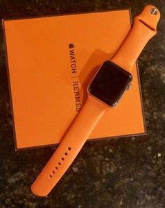 apple watch hermès stainless steel case with fauve barenia leather single tour deployment buckle