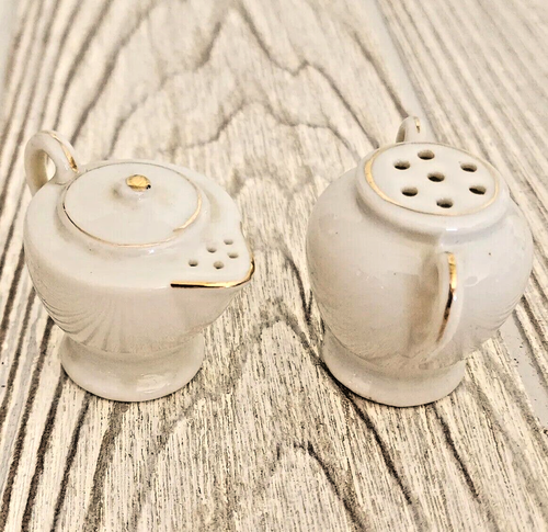 Tea pot and Sugar Bowl/Pitcher Salt And Pepper Shakers w/Flowers Made in Japan - Picture 3 of 7
