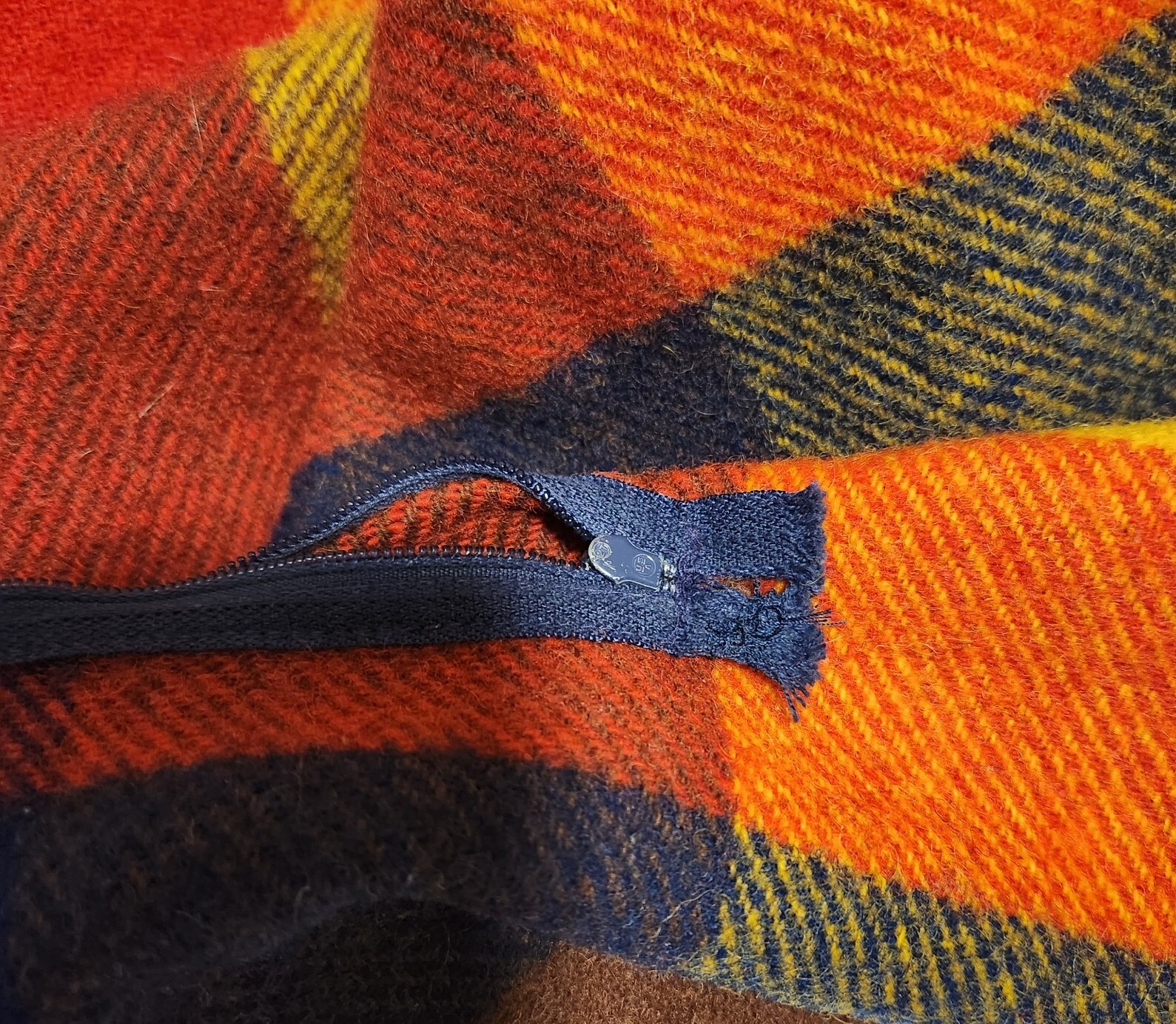 Pendleton Knockabouts Virgin Wool PONCHO BLANKET … - image 8