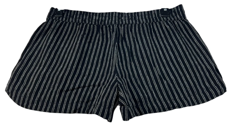 Maurices Shorts Womens Size Medium Black White Pockets Elastic Waist - Image 2 of 4